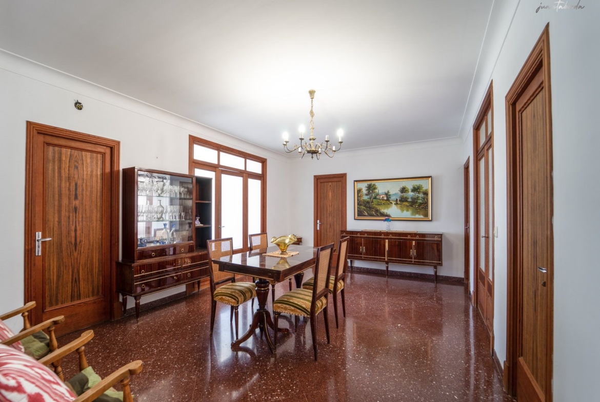 Penthouse zur Miete in Vilafranca del Bonany mit riesiger Terrasse