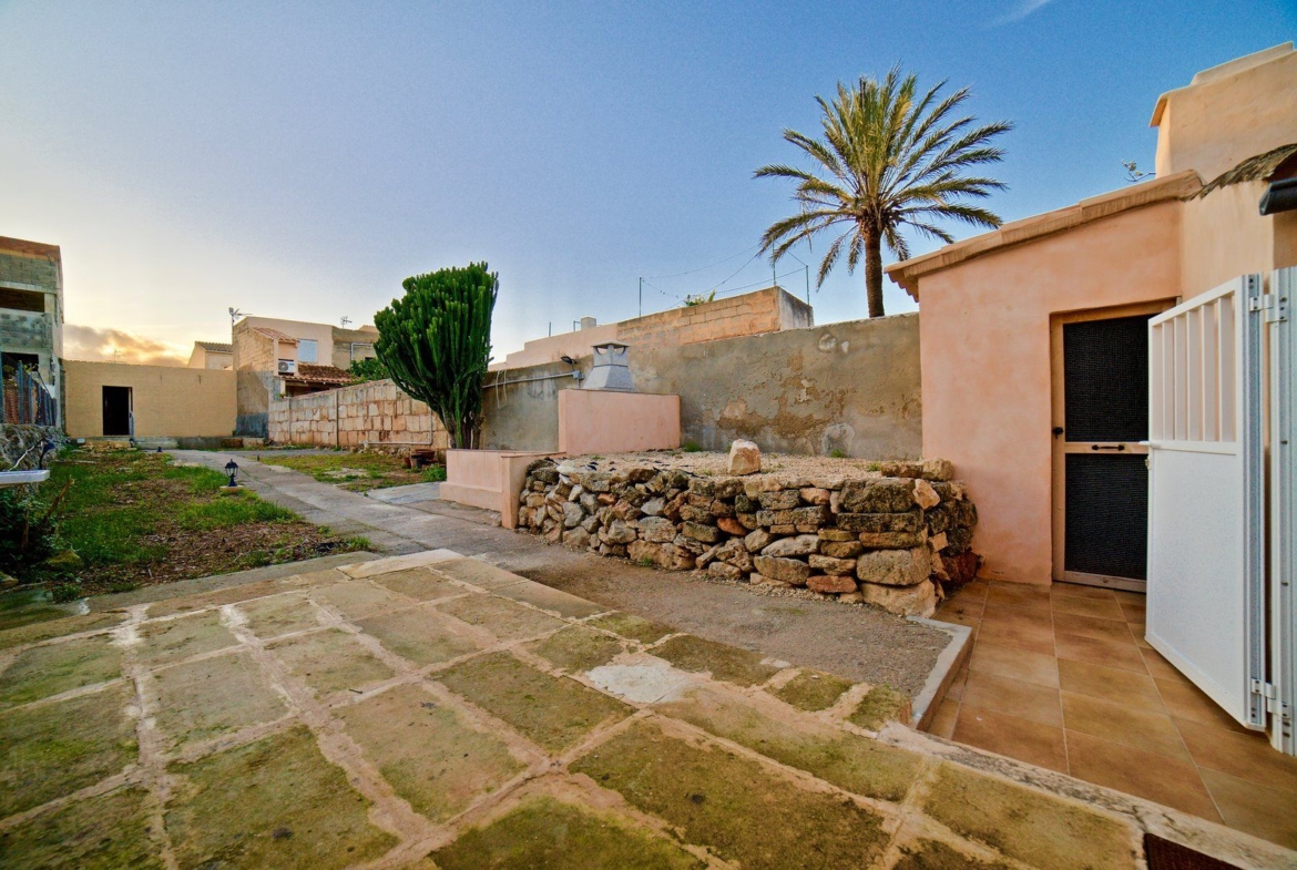 Renovated Village House with Garden & Garage in Santanyí
