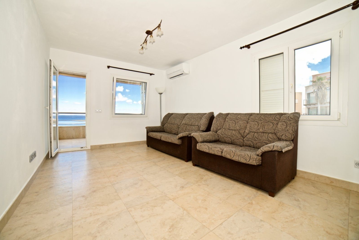 Meerfront-Wohnung mit Meerblick in Colonia de Sant Jordi