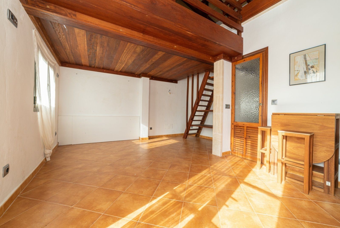 Alquiler junto al mar en Cala Figuera: loft rústico con terraza y vistas