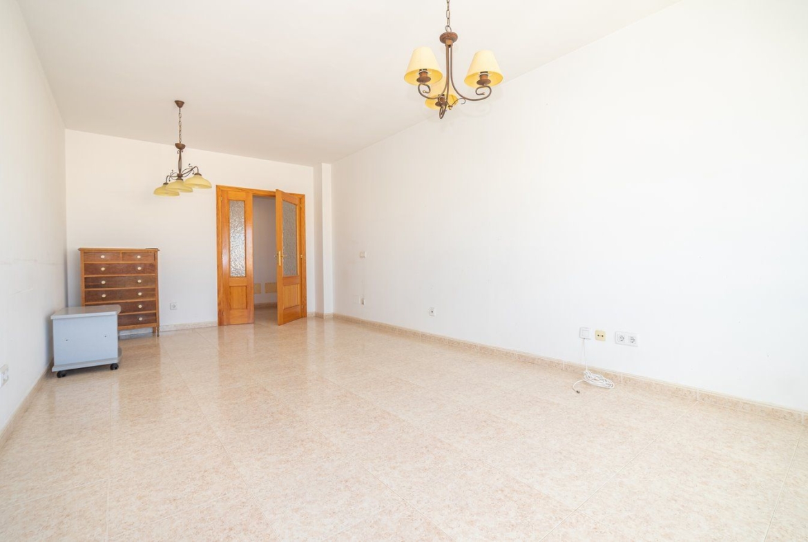 Amplio piso de 4 habitaciones con balcones en Felanitx