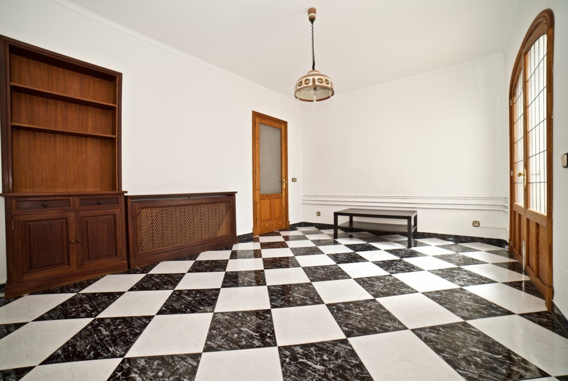 Alquiler planta baja señorial en Campos: 182 m² con historia