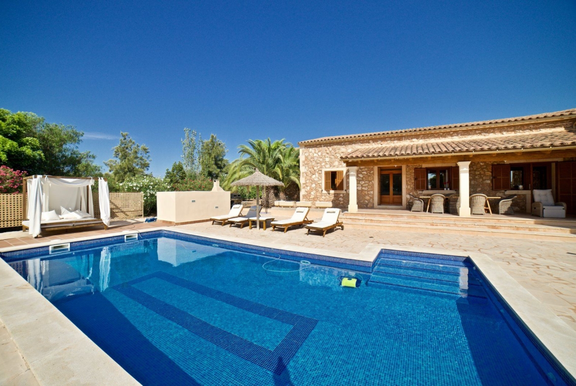 Country House with Pool for Rent Near Campos, Mallorca