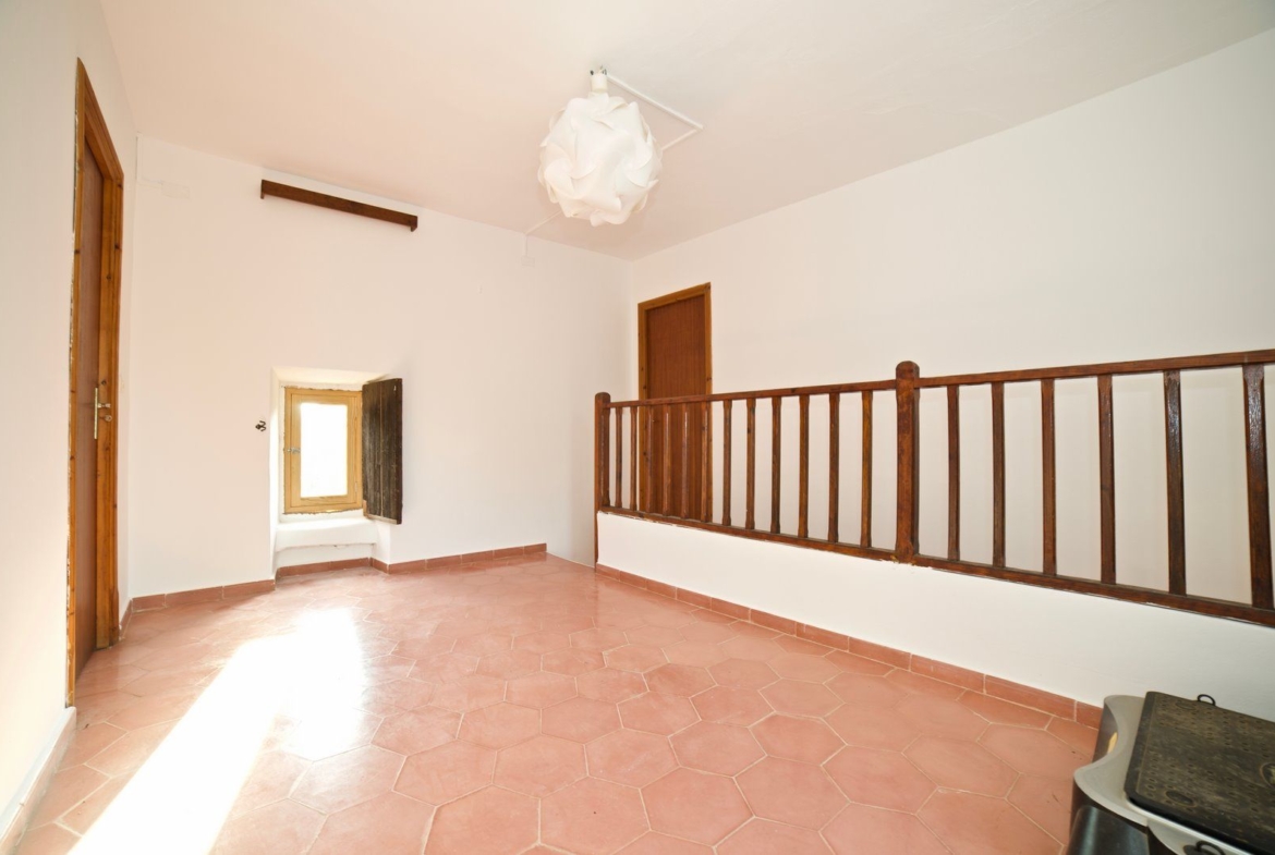 Charming House with Large Garden for Rent in Ses Salines