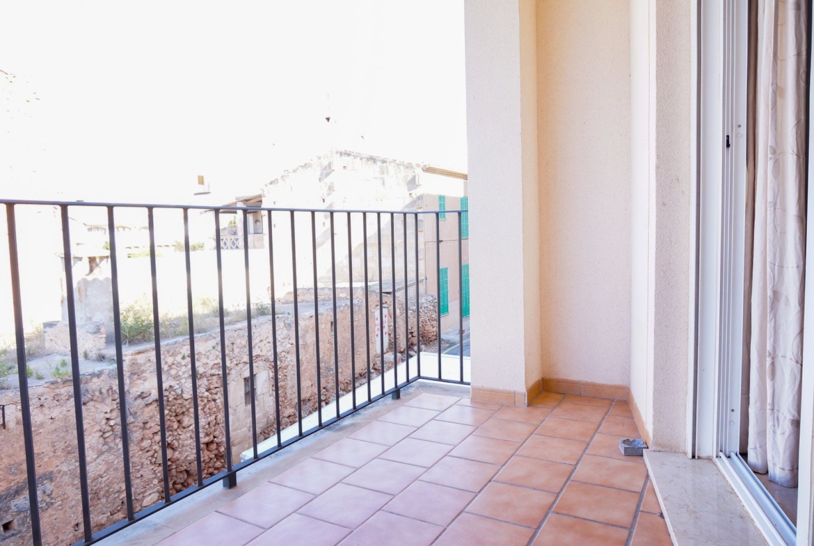 Furnished Apartment with Terrace for Rent in Campos