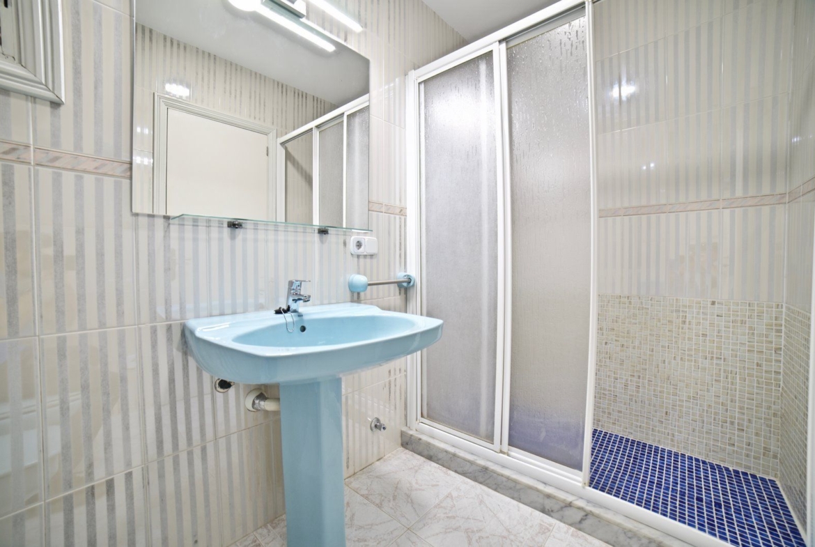 Beachfront Long-Term Rental in Sa Ràpita: 4-Bed Ground Floor Apartment