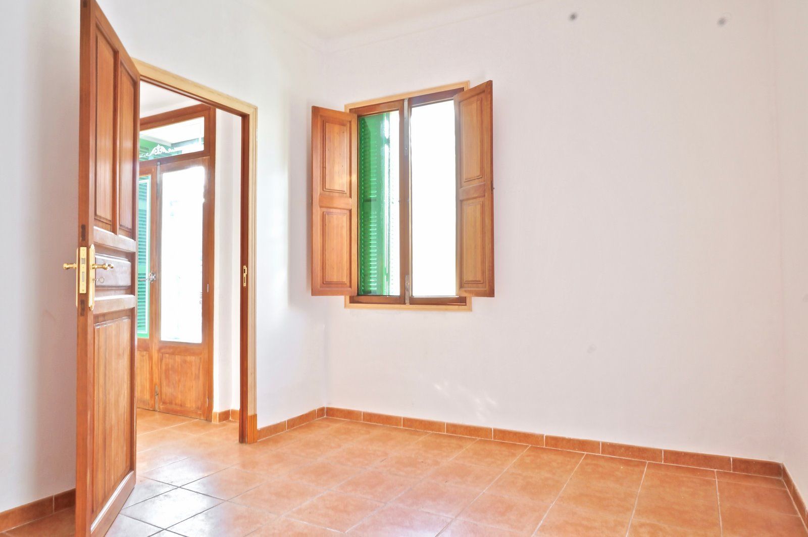 8-971-Villasyfincasmallorca.jpg Alquiler casa de pueblo en Ses Salines con gran patio privado