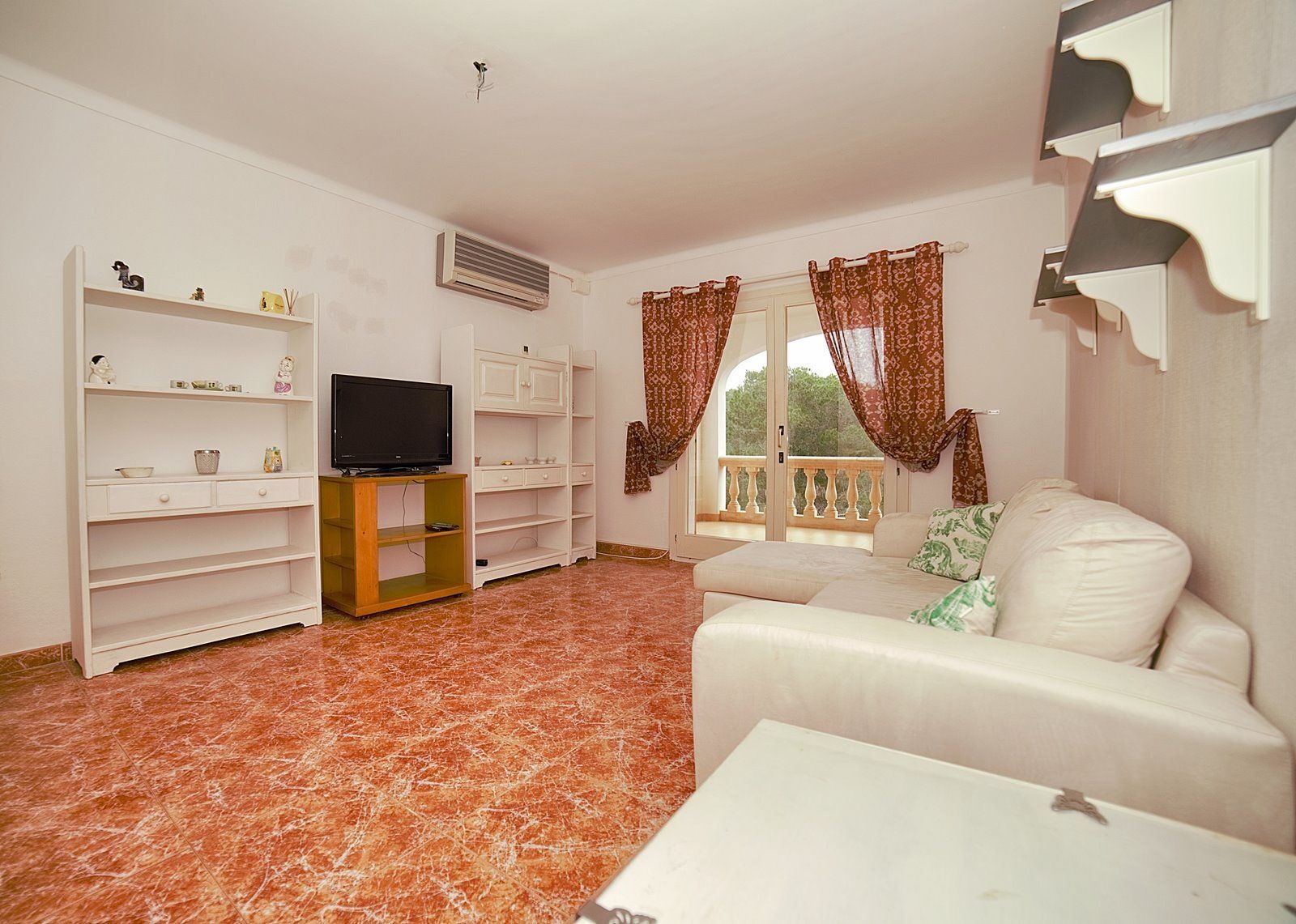 8-Villasyfincasmallorca-10.jpg Apartamento con terraza a pasos de Cala Santanyí