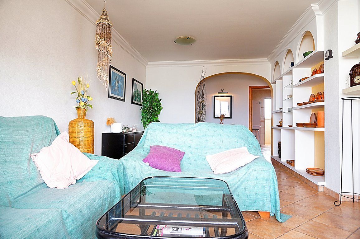 Piso amueblado con terraza y vistas al mar en Colonia de Sant Jordi