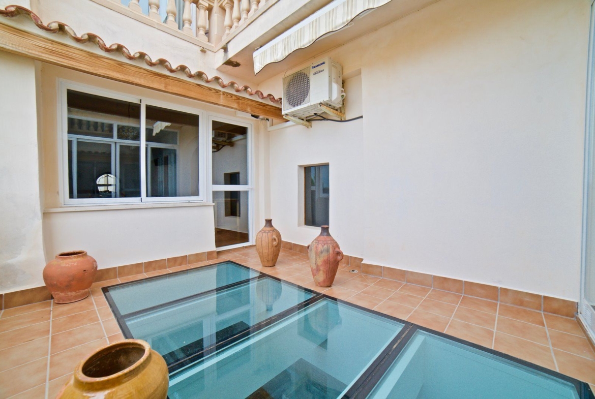 Furnished Apartment with Terrace & Mountain Views for Rent in Montuïri