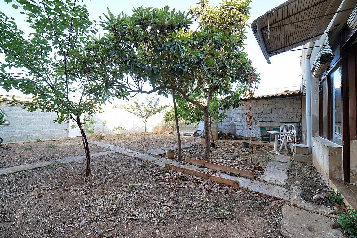 Dorfhaus mit Garten kaufen in Ses Salines – 4 Schlafzimmer