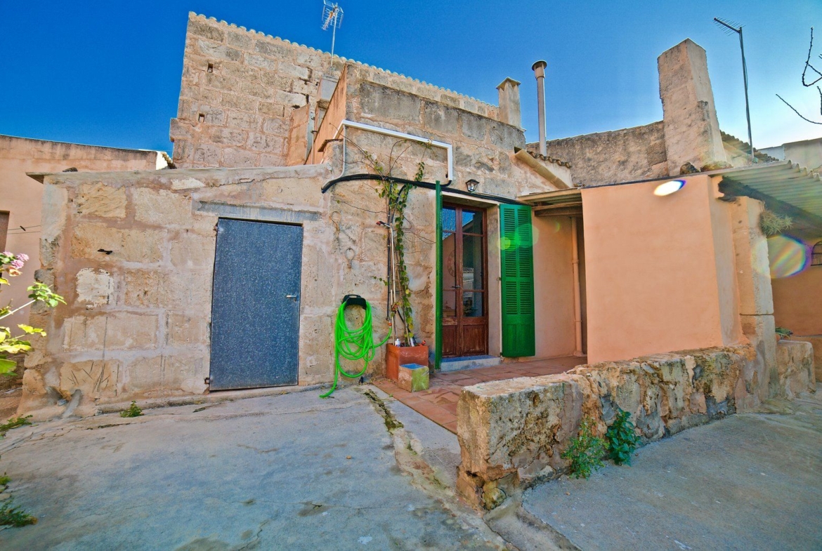 Casa de pueblo con jardín y garaje en Ses Salines