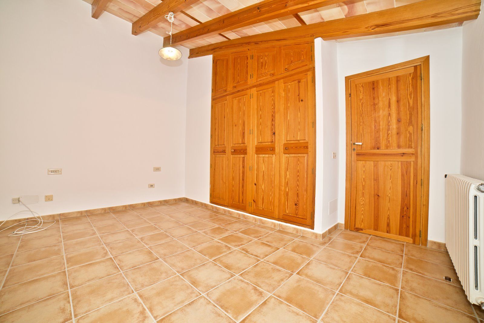 9-1161-Villasyfincasmallorca.jpg Spacious Village House for Rent with Patio in Es Llombards