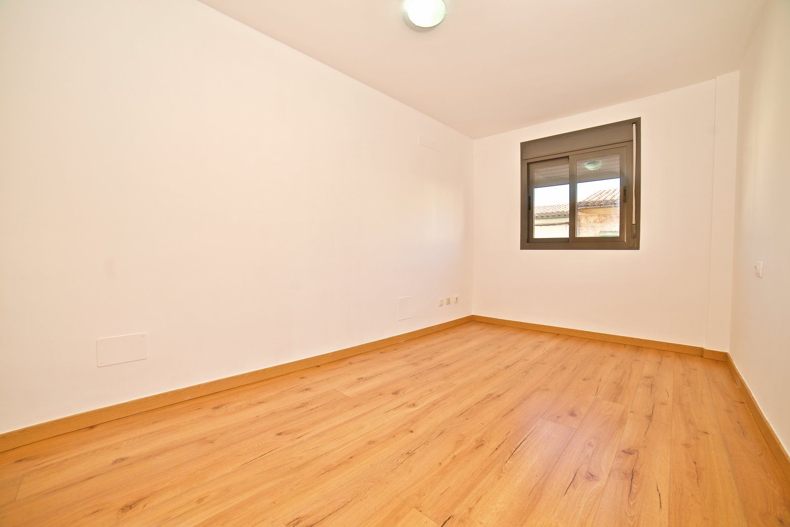 9-1183-Villasyfincasmallorca.jpg Unmöblierte 3-Zimmer-Wohnung zur Miete mit Aufzug im Zentrum von Campos