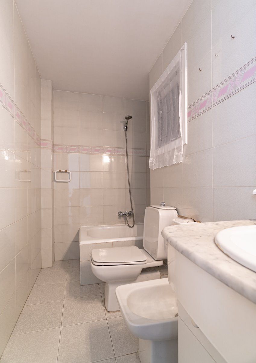 9-1209-Villasyfincasmallorca.jpg Sea View Apartment with Terrace on Palma’s Paseo Marítimo