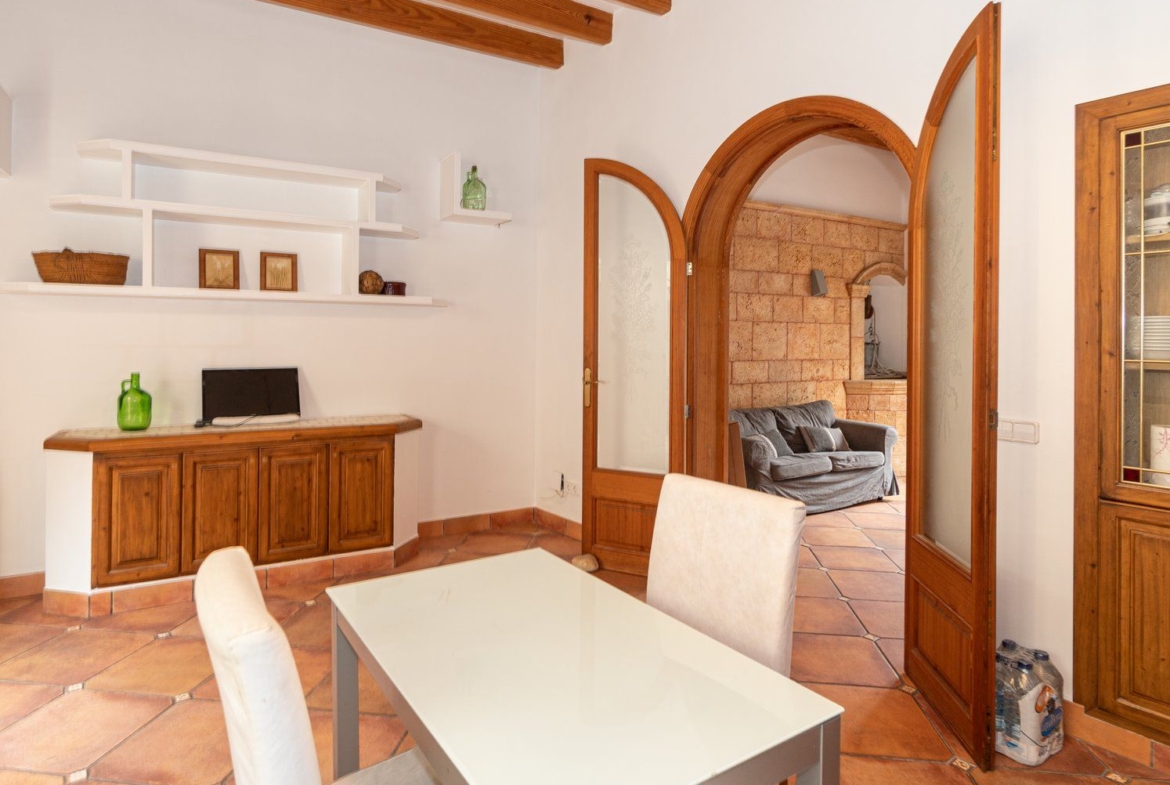 Alquiler casa de pueblo en Llucmajor: renovada, con patio y solárium