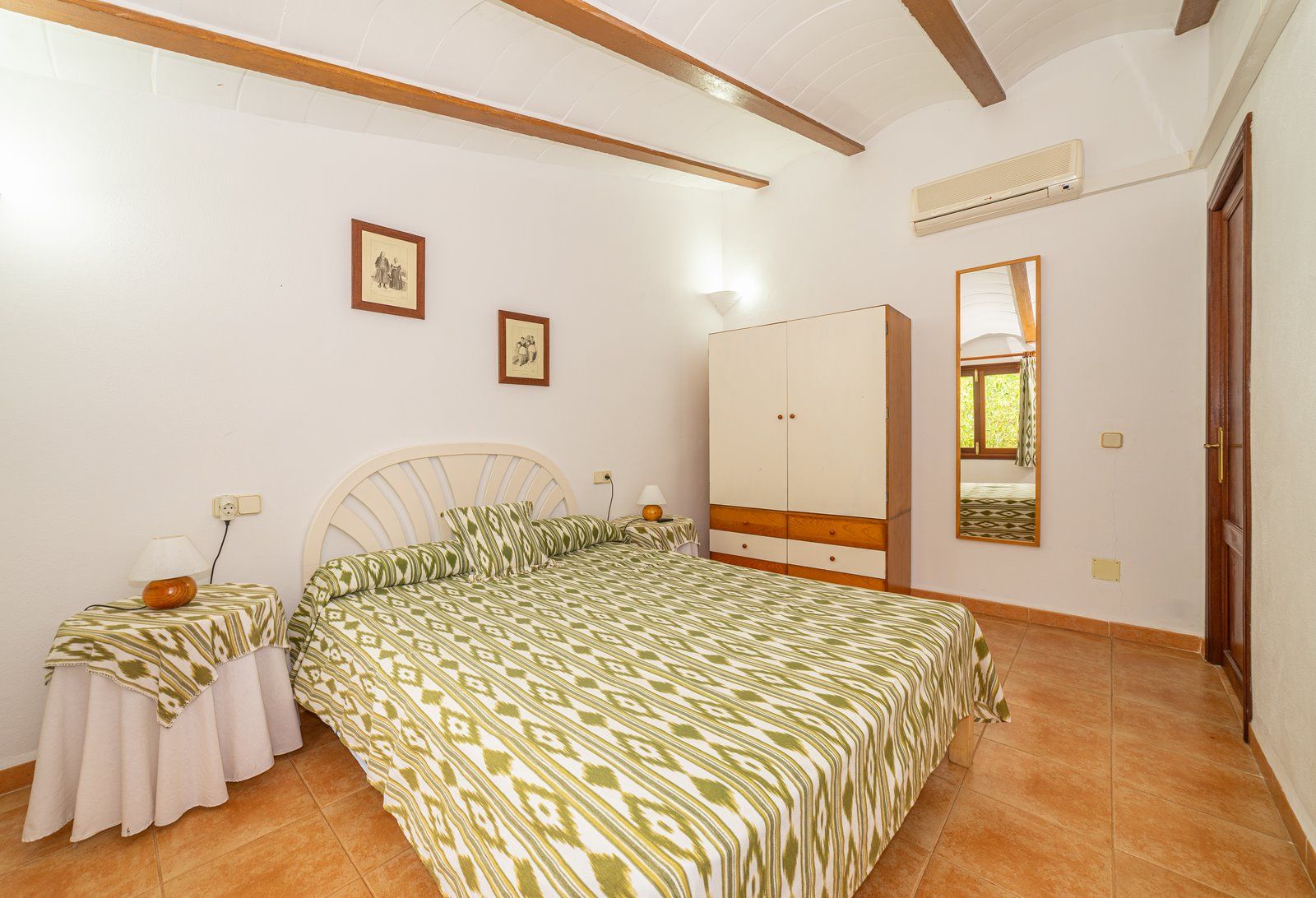 9-1229-Villasyfincasmallorca.jpg Country House with Pool Near C’as Concos, Felanitx