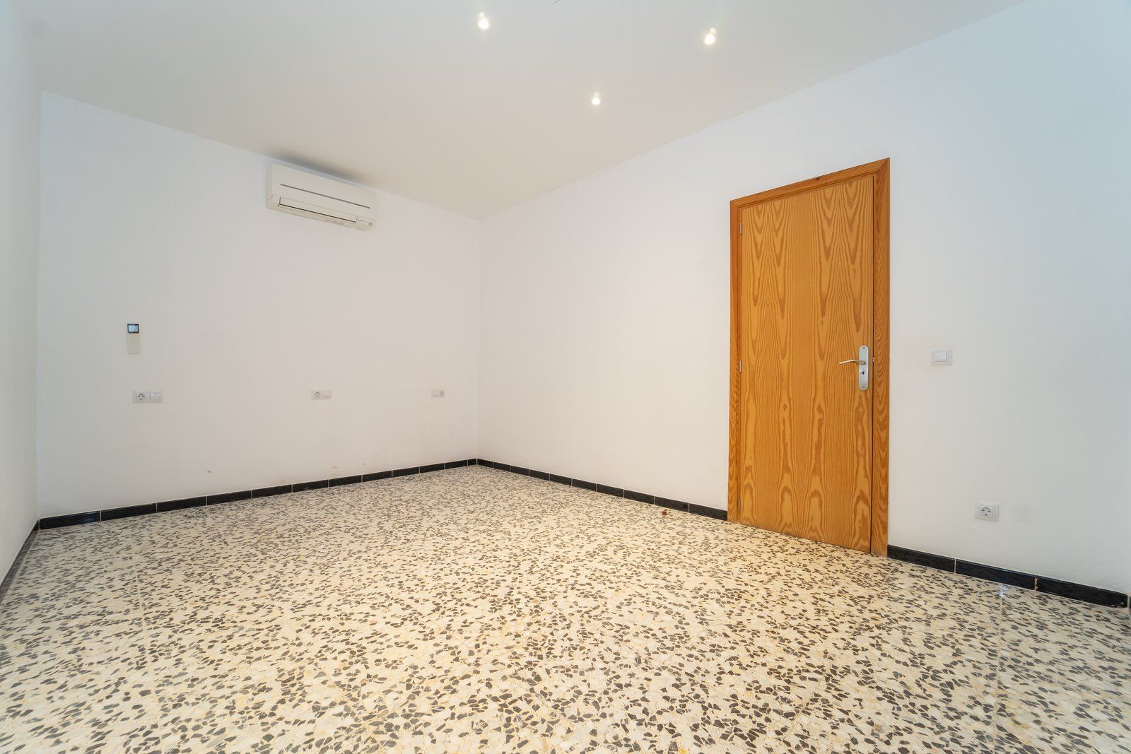 Alquiler casa de pueblo en Campos: planta baja 154 m² con gran patio