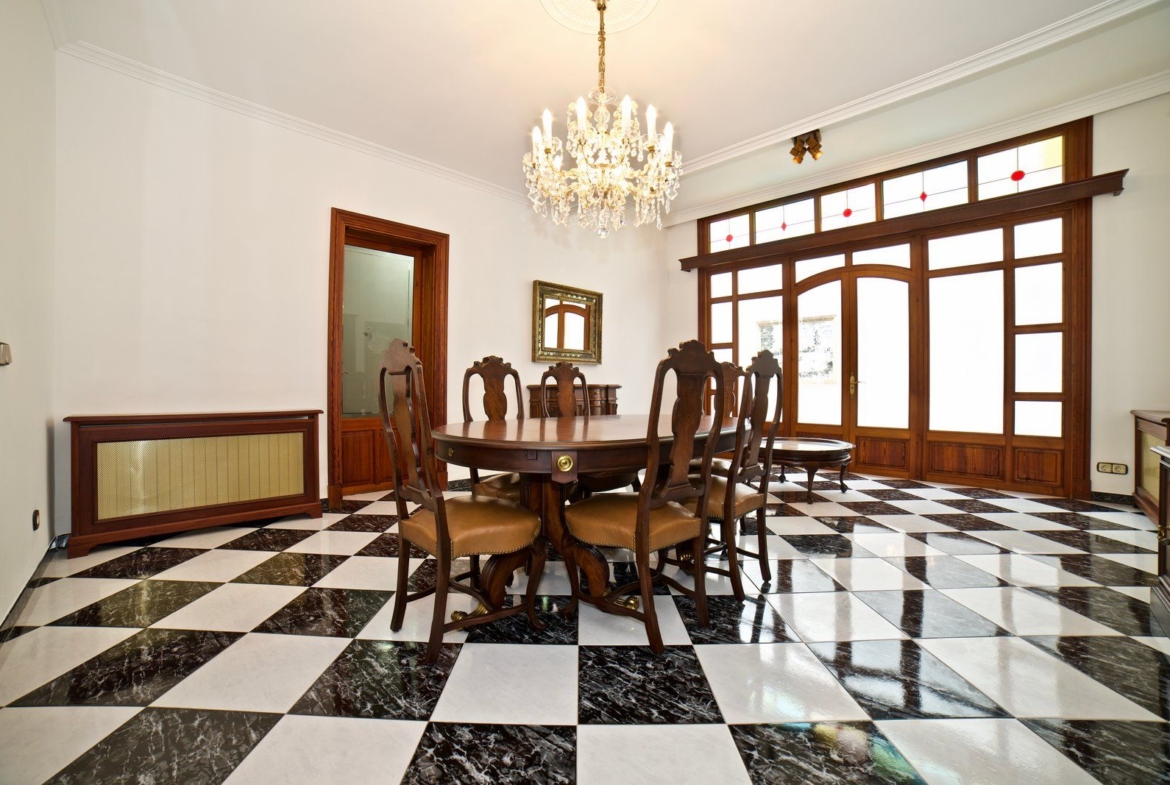Alquiler planta baja señorial en Campos: 182 m² con historia