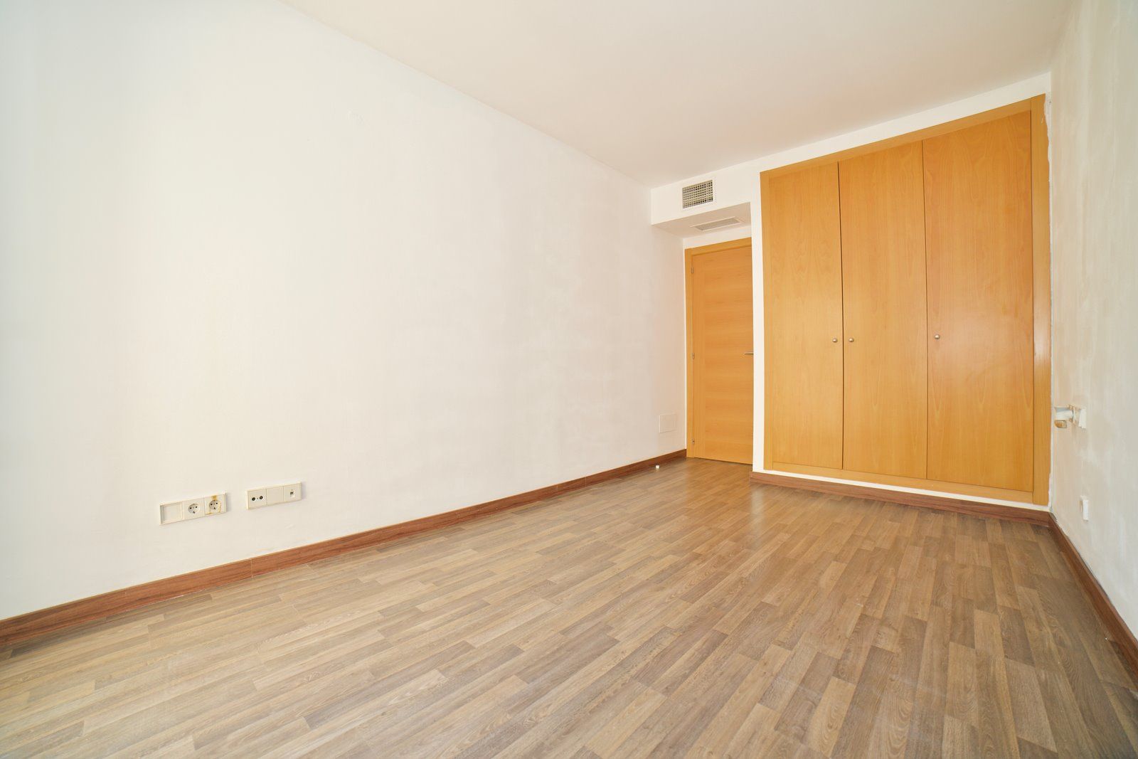 9-2011-Villasyfincasmallorca.jpg Planta baja con terraza y piscina comunitaria en Campos