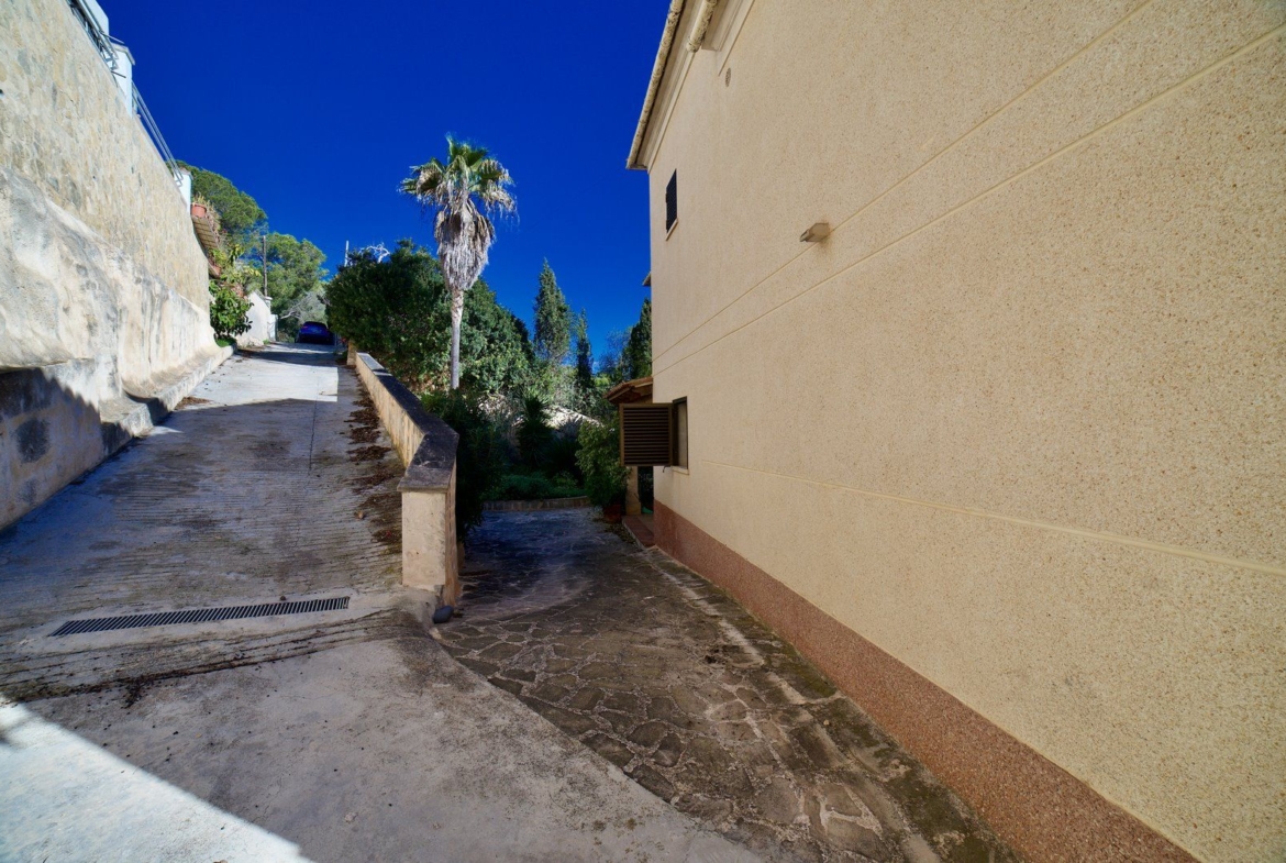 Sea View Ground-Floor Apartment for Rent in Cala Santanyí