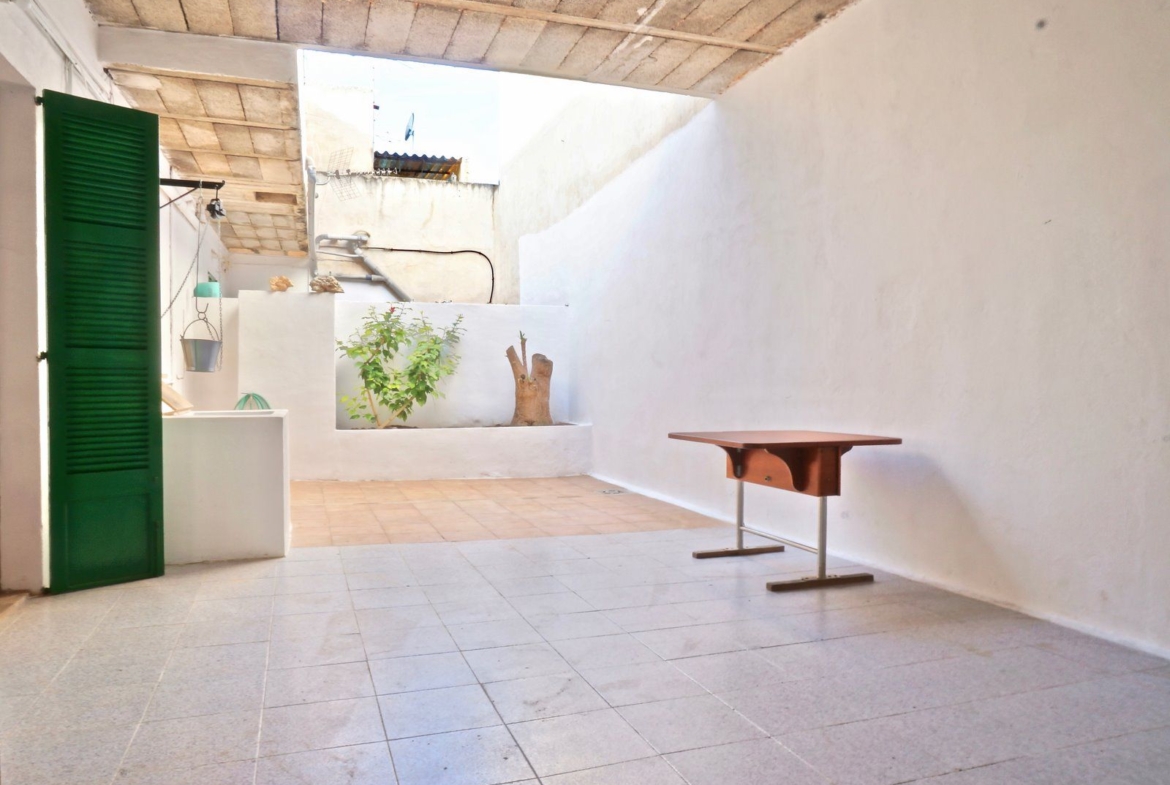 Alquiler casa de pueblo en Ses Salines con gran patio privado