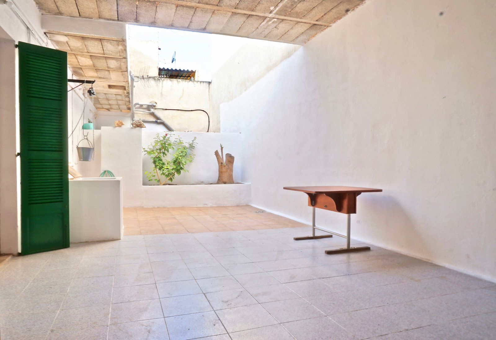 9-971-Villasyfincasmallorca.jpg Alquiler casa de pueblo en Ses Salines con gran patio privado