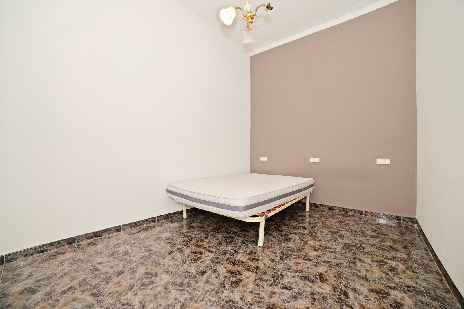 9-Villasyfincasmallorca-11.jpg Renoviertes Stadthaus zur Miete in Ses Salines: 150 m² mit Patio
