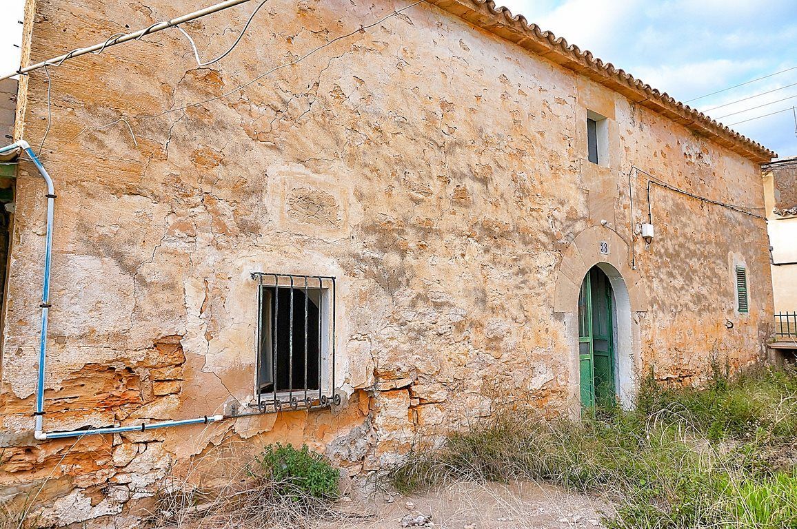Casa de pueblo centenaria con jardín en Ses Salines