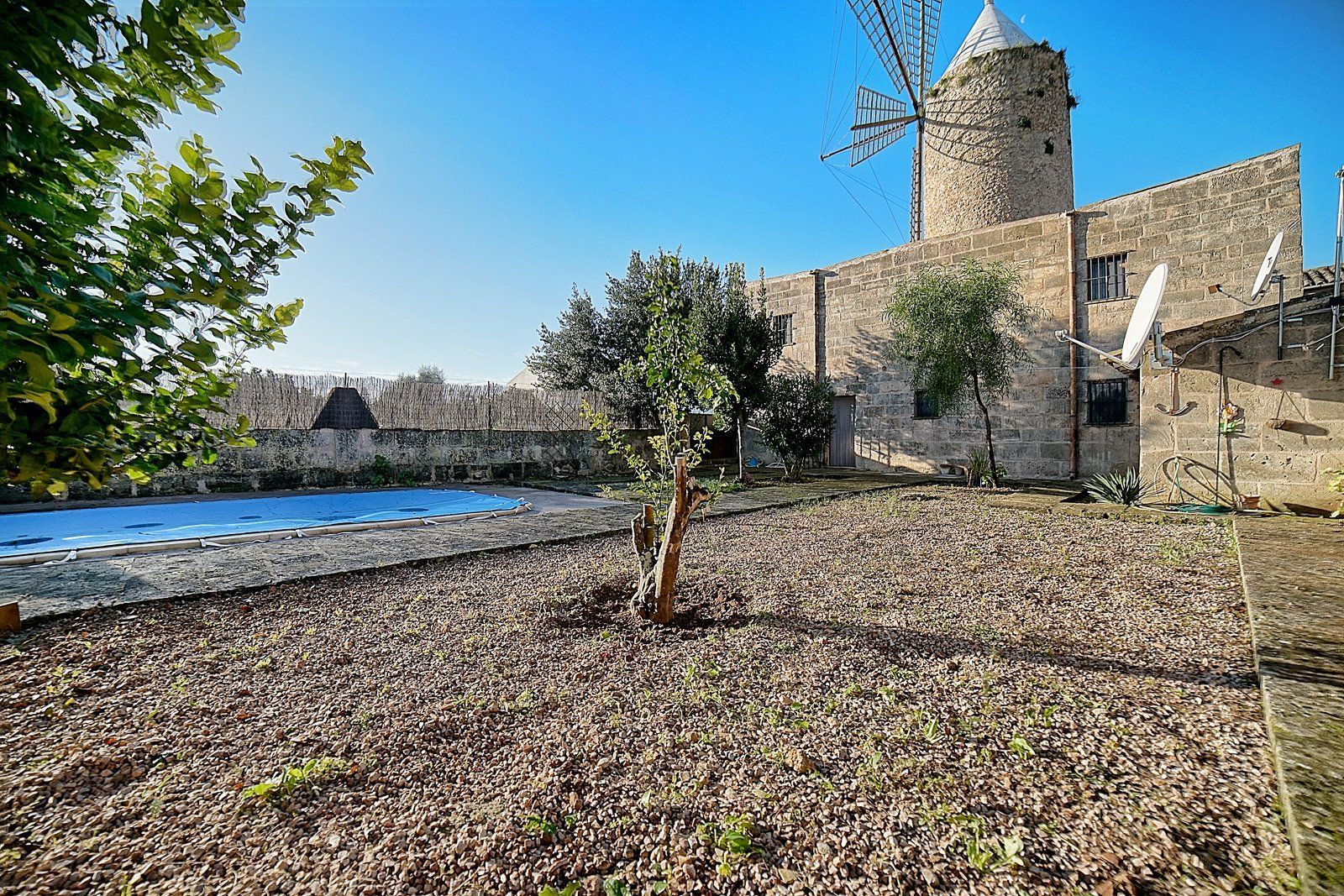 9-Villasyfincasmallorca-27.jpg Restored 17th-Century Windmill for Rent in Algaida, Mallorca