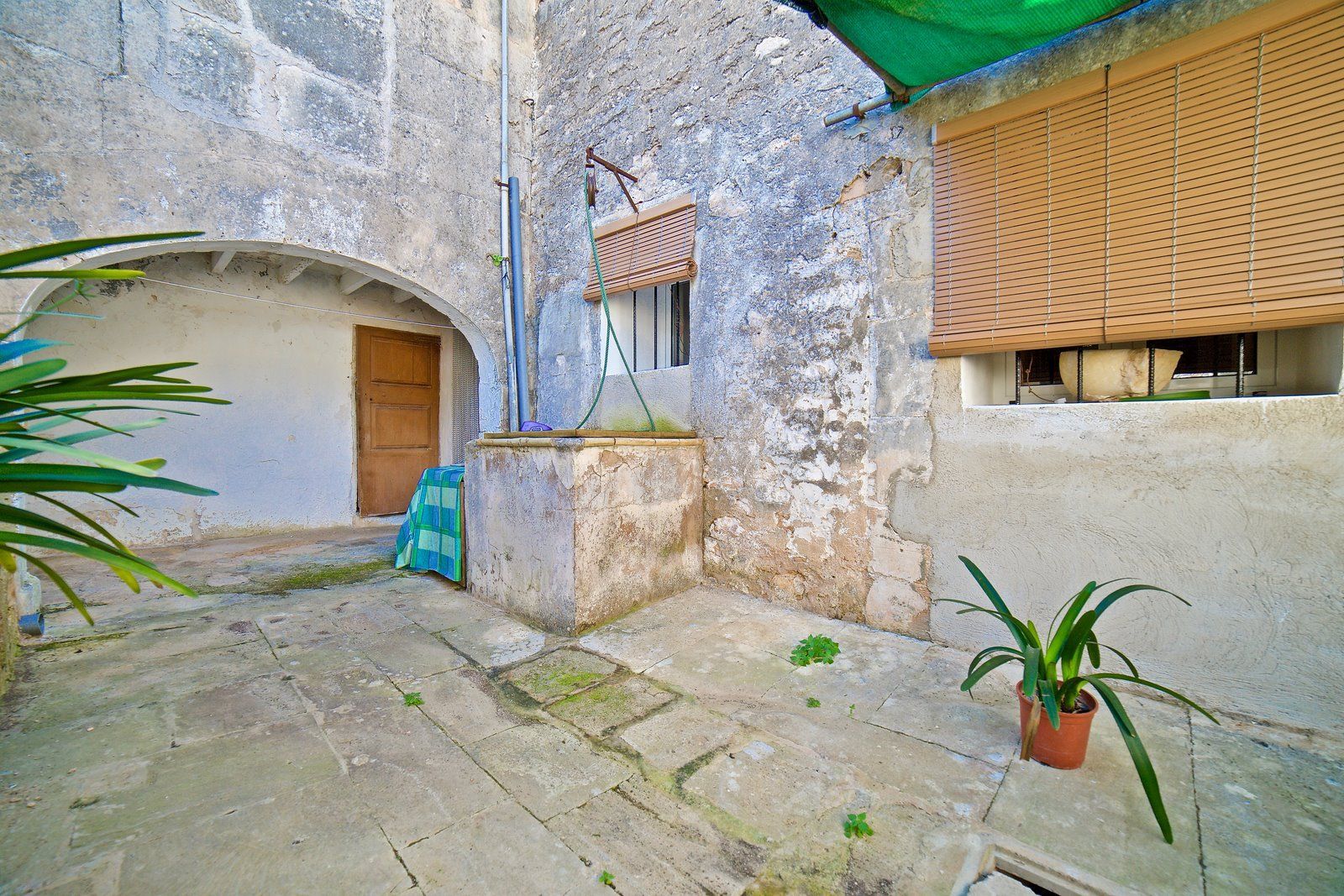 9-Villasyfincasmallorca-7.jpg Casa de pueblo con patio y 6 dormitorios en Ses Salines