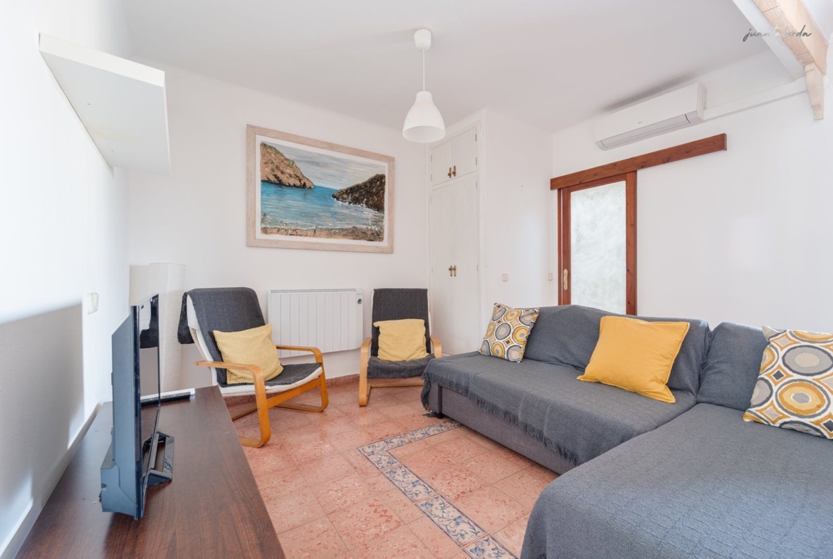 Penthouse Apartment for Rent in Montuïri with Mountain Views