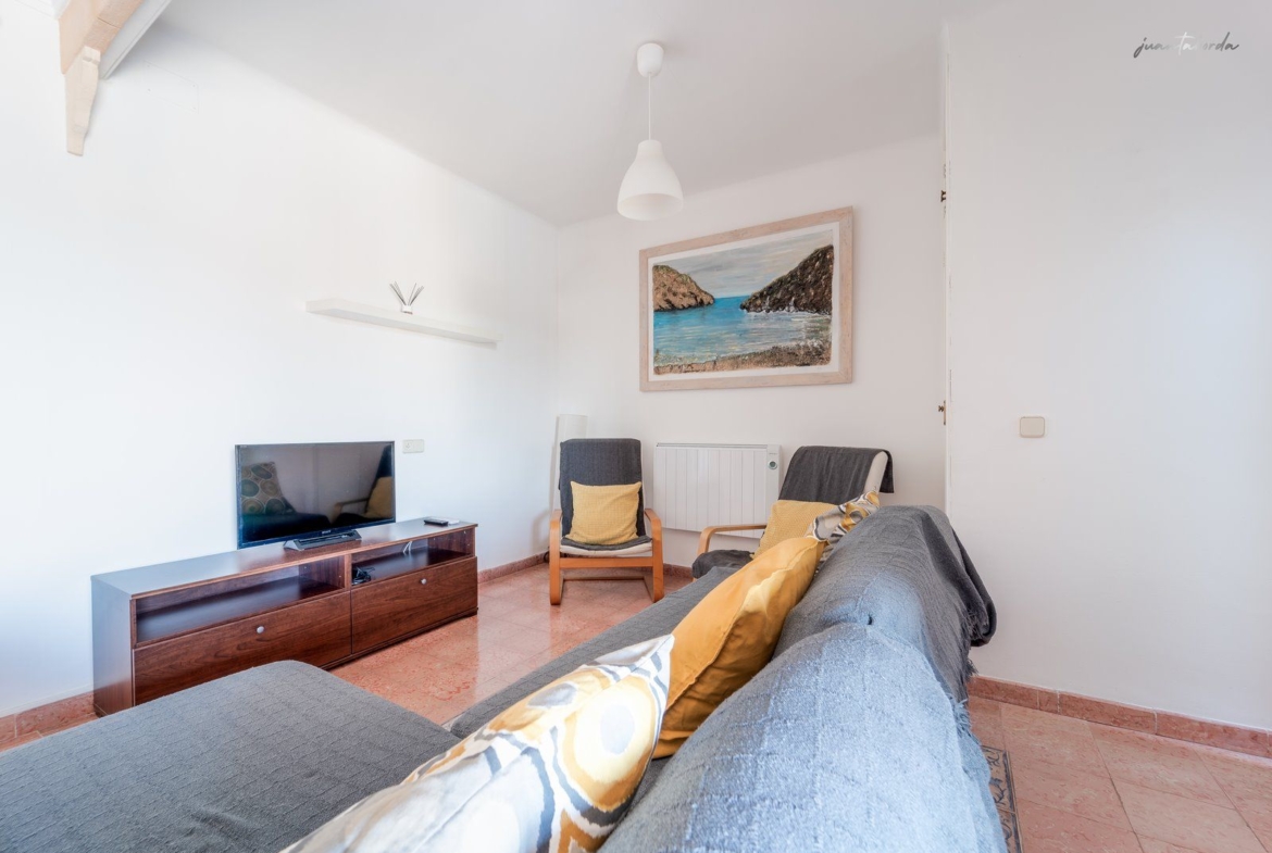 Penthouse Apartment for Rent in Montuïri with Mountain Views