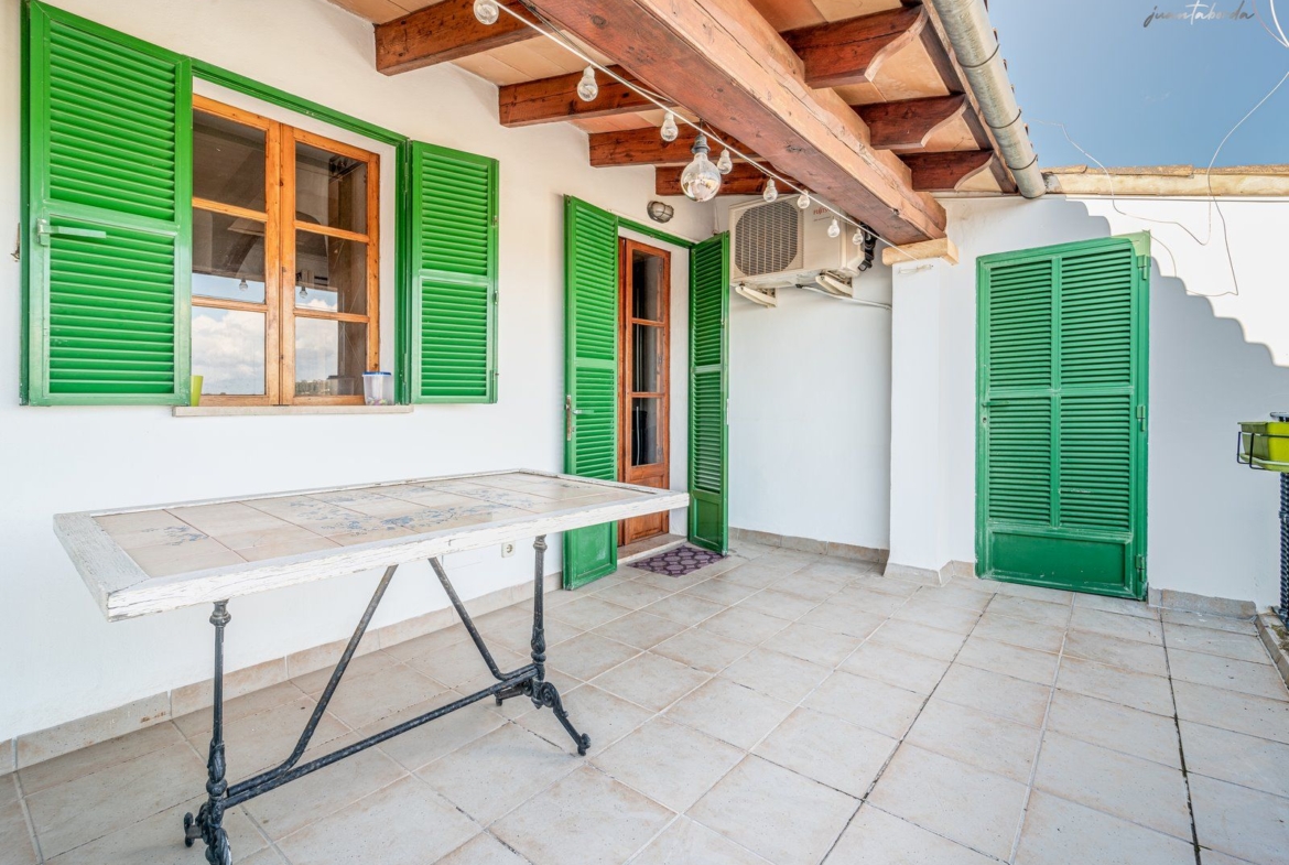 Penthouse Apartment for Rent in Montuïri with Mountain Views
