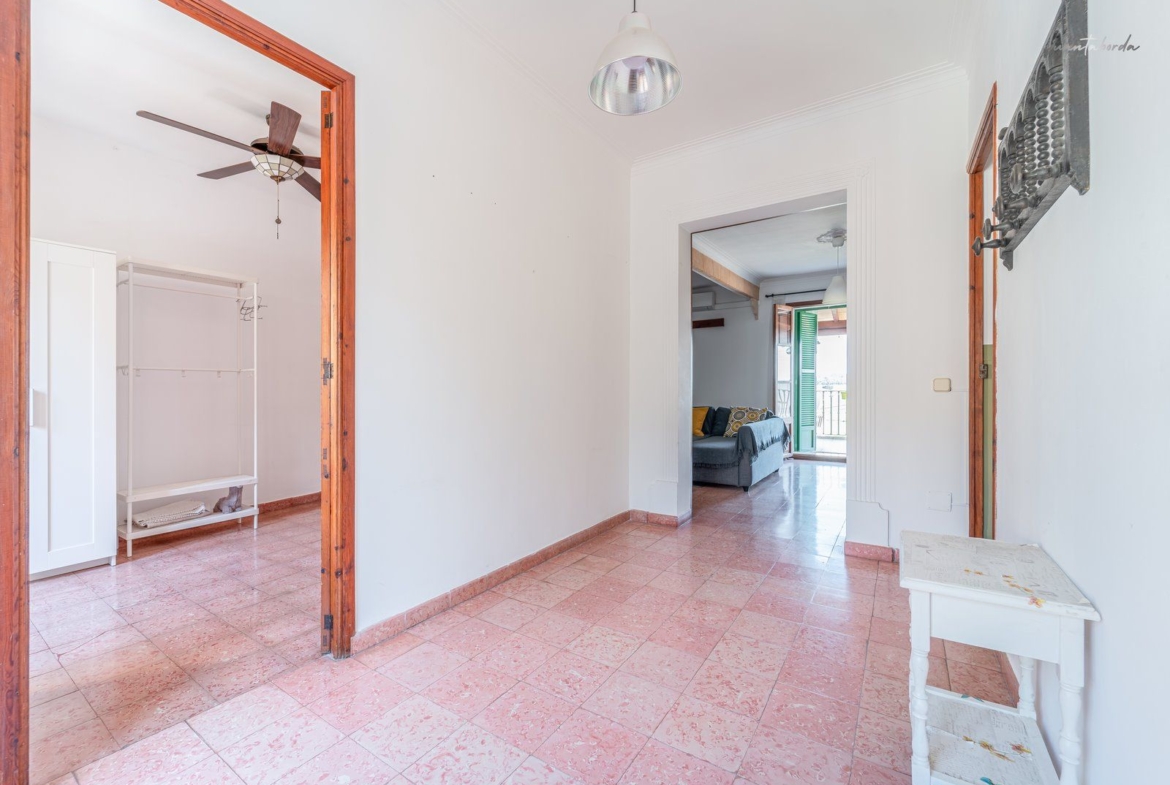 Penthouse Apartment for Rent in Montuïri with Mountain Views