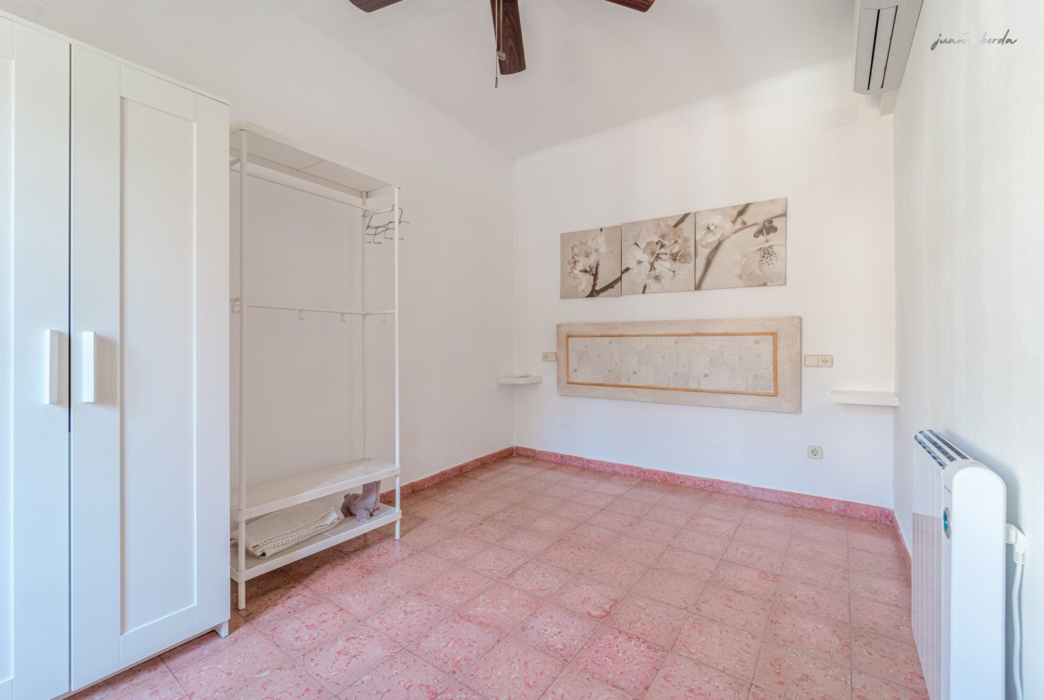 Penthouse Apartment for Rent in Montuïri with Mountain Views