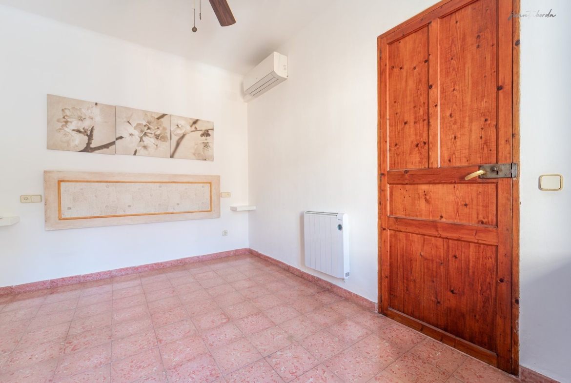 Penthouse Apartment for Rent in Montuïri with Mountain Views