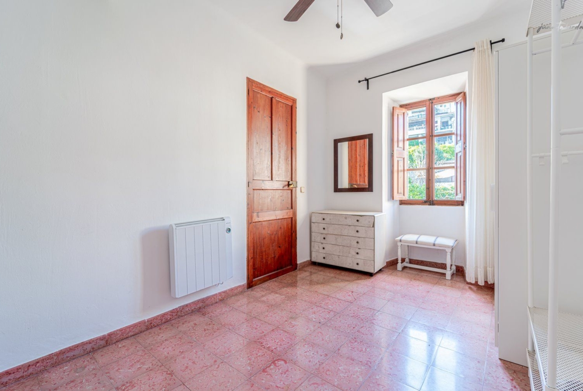 Penthouse Apartment for Rent in Montuïri with Mountain Views