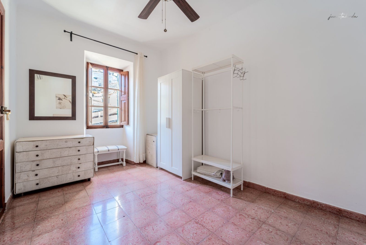 Penthouse Apartment for Rent in Montuïri with Mountain Views