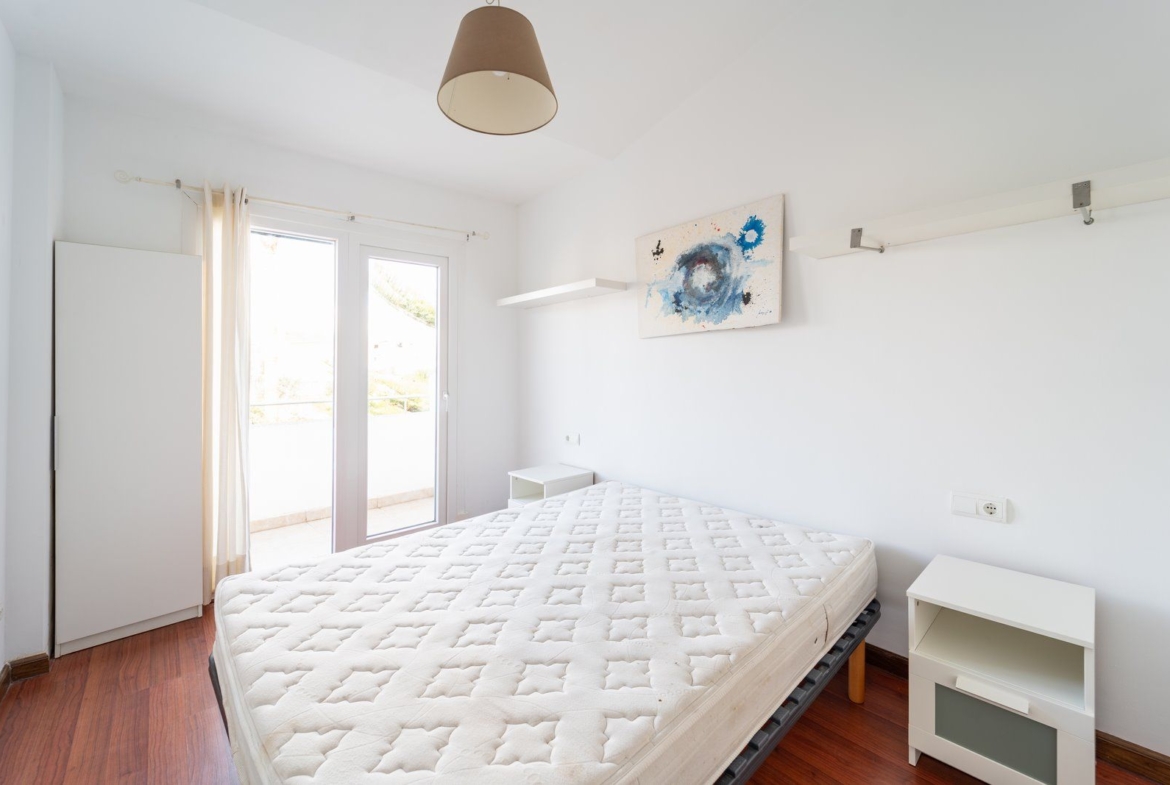 Modern 3-Bed Townhouse for Rent with Pool in Ses Salines