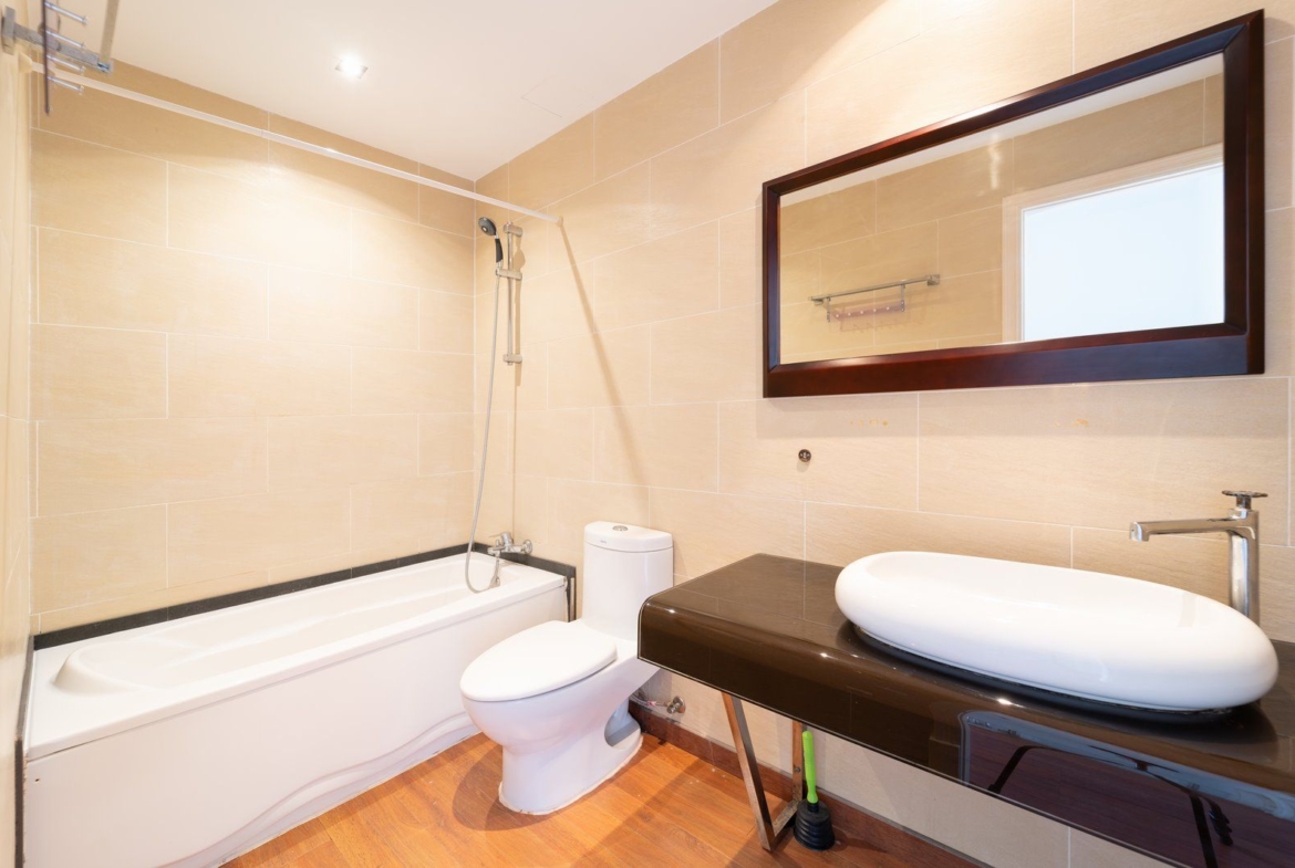 Modern 3-Bed Townhouse for Rent with Pool in Ses Salines