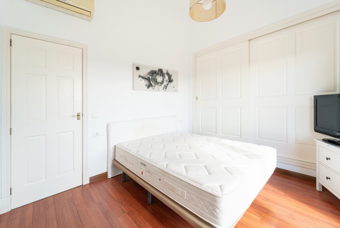 Modern 3-Bed Townhouse for Rent with Pool in Ses Salines