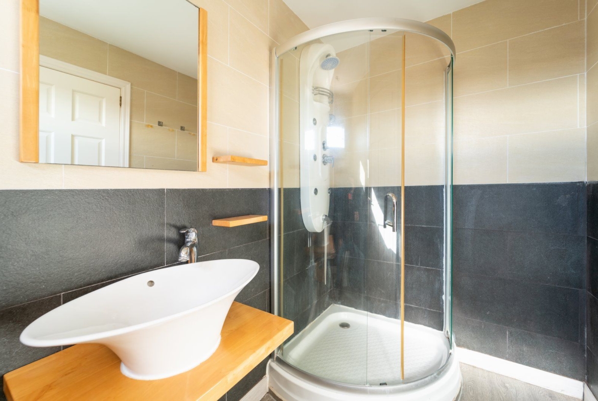 Modern 3-Bed Townhouse for Rent with Pool in Ses Salines