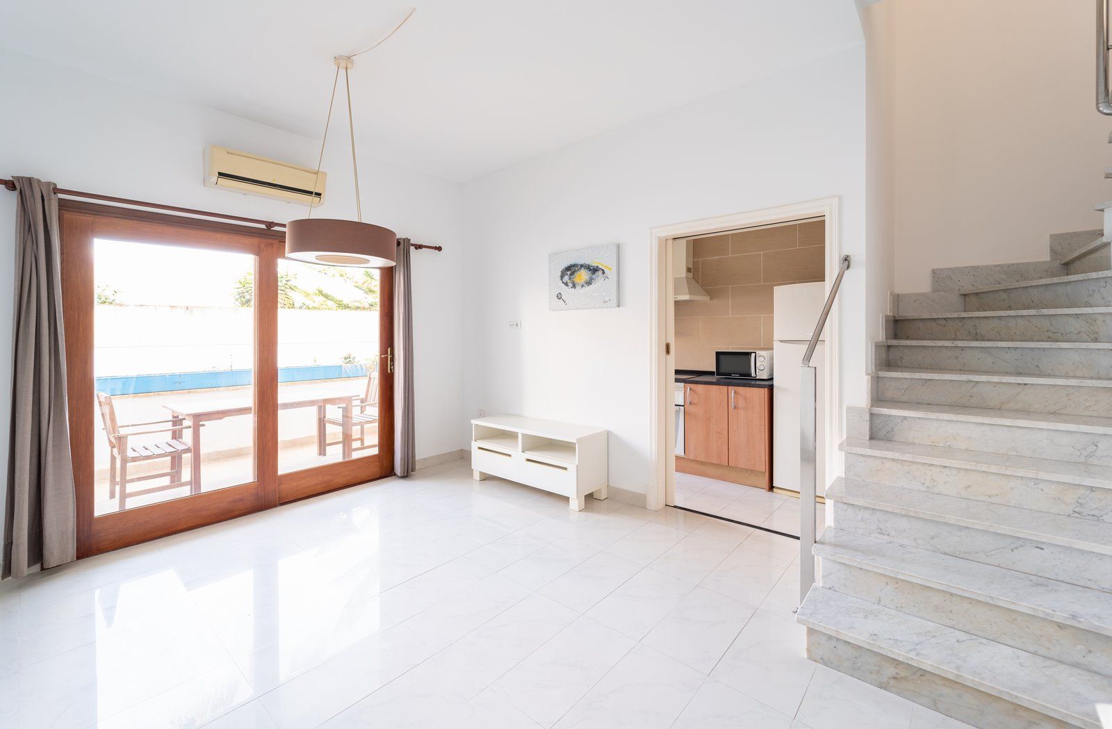 Modern 3-Bed Townhouse for Rent with Pool in Ses Salines