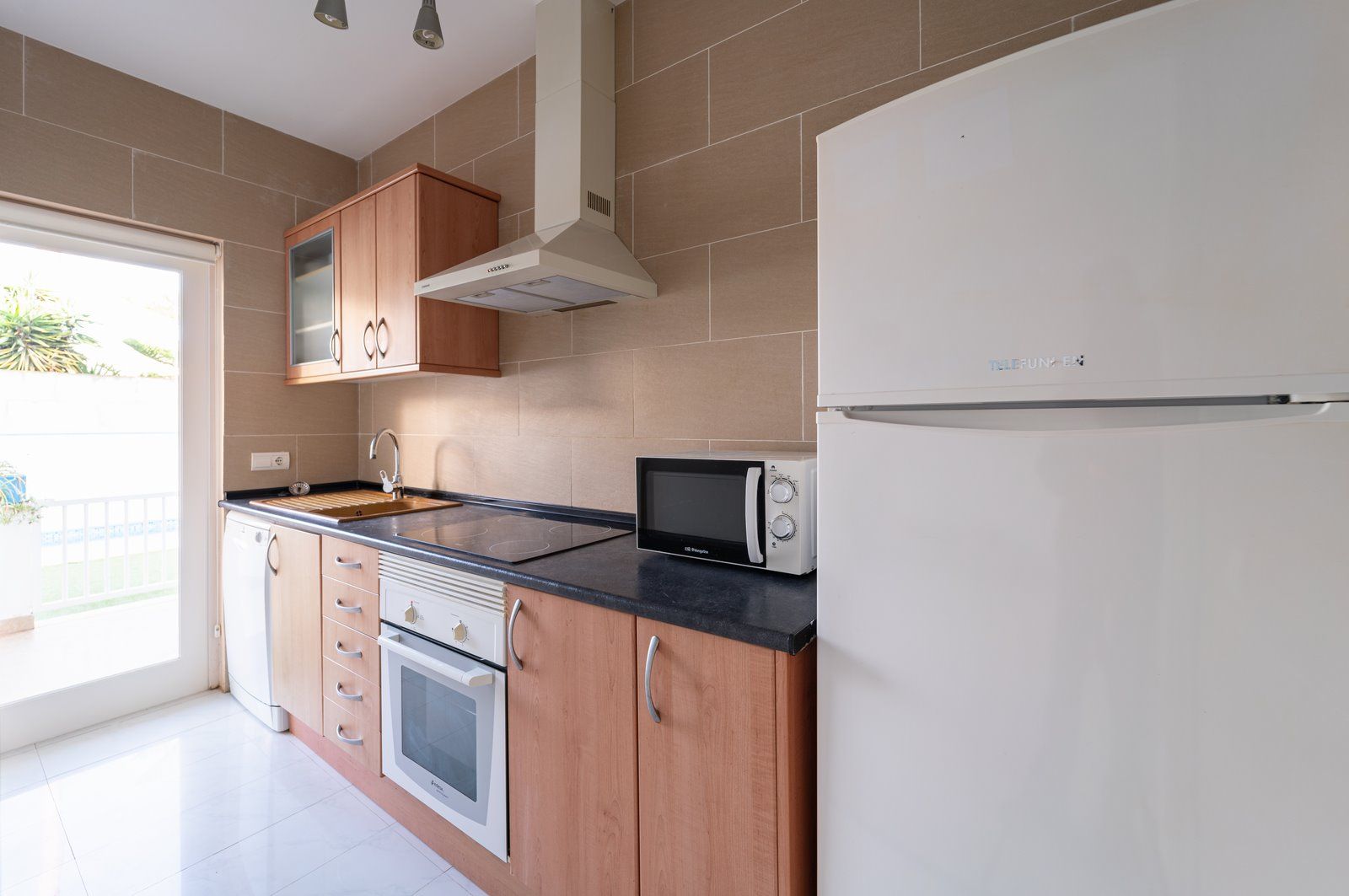Modern 3-Bed Townhouse for Rent with Pool in Ses Salines