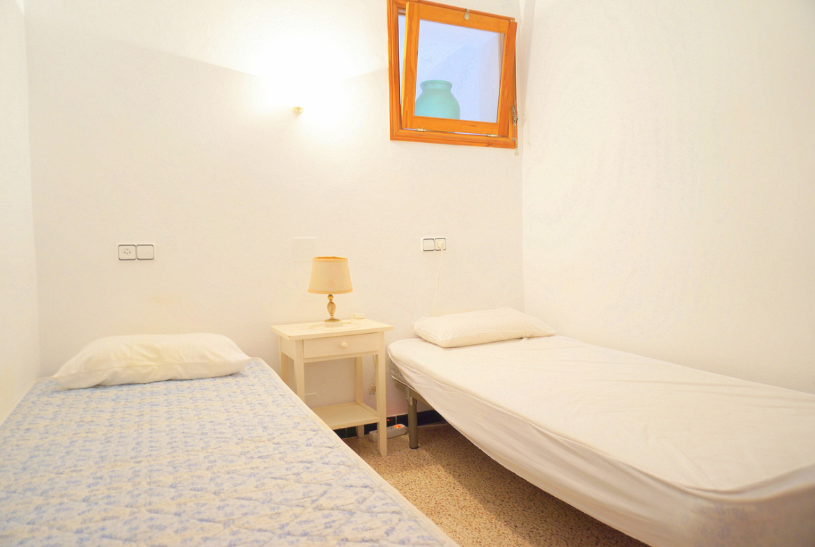 Piso en alquiler en Colonia de Sant Jordi: 3 hab., chimenea y terraza