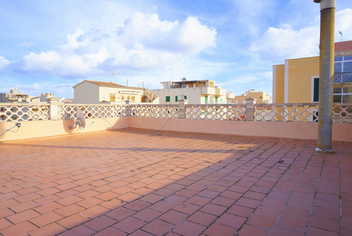 Piso en alquiler en Colonia de Sant Jordi: 3 hab., chimenea y terraza