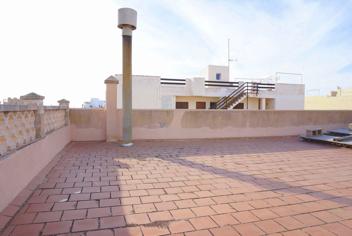 Piso en alquiler en Colonia de Sant Jordi: 3 hab., chimenea y terraza
