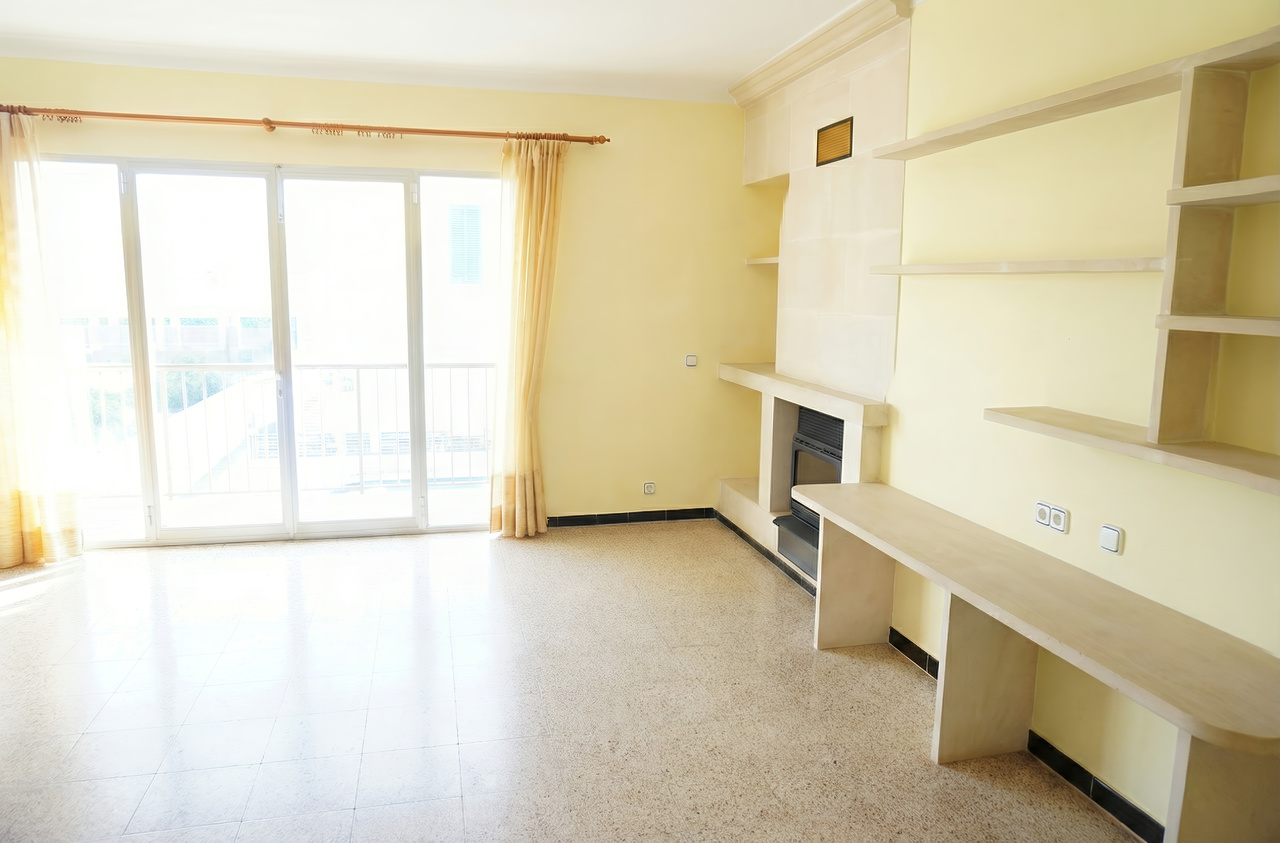 Piso en alquiler en Colonia de Sant Jordi: 3 hab., chimenea y terraza
