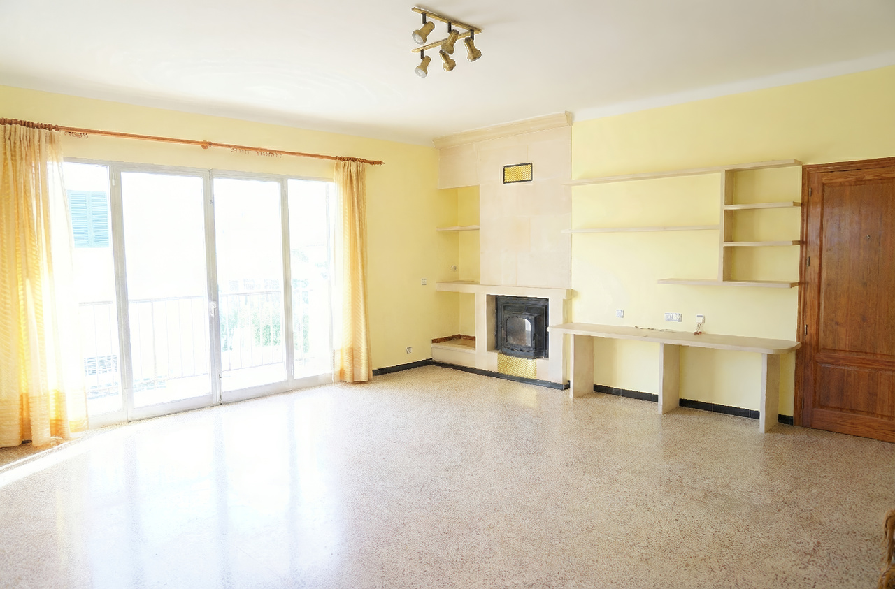 Piso en alquiler en Colonia de Sant Jordi: 3 hab., chimenea y terraza